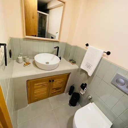 Lupa Alacati * Çeşme