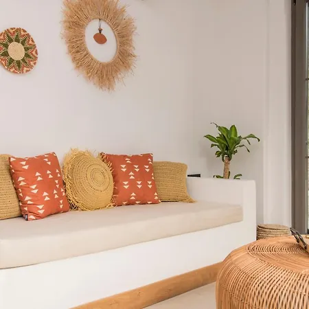 Lupa Alacati * Çeşme