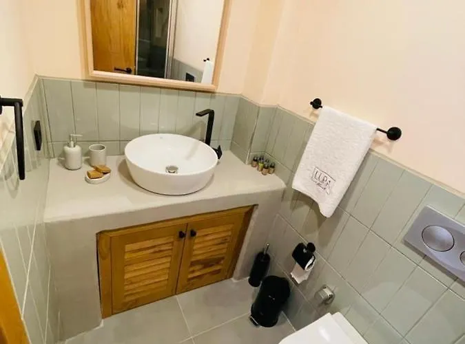 Lupa Alacati * Çeşme